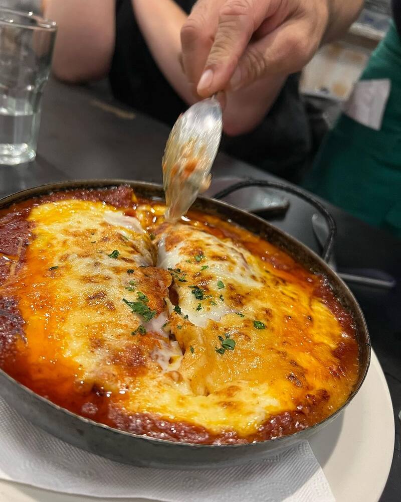 La superlasaña es uno de los platos más pedidos de Cantina Núñez. (Foto: Instagram Cantina Núñez)