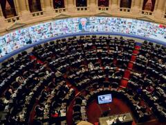 Massa suma a los gremios contra el debate presencial y choca con Juntos por el Cambio