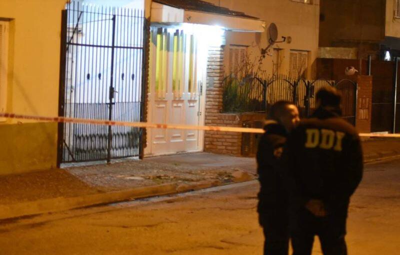 La Policía acudió primero al lugar. (Foto: gentileza La Capital Mar del Plata).