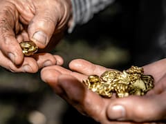 Todo el mundo lo bota a la basura pero se puede vender por miles de dólares: tiene escondido oro puro de 22 quilates