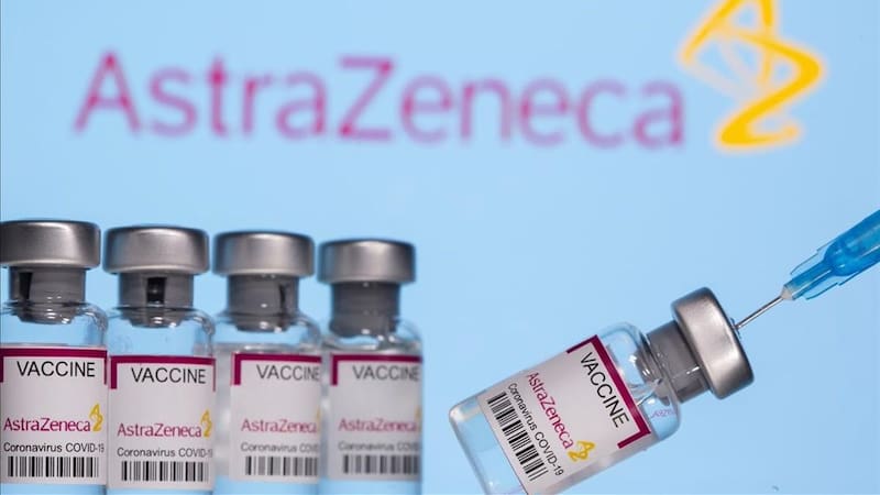 Alerta COVID: AstraZeneca confirma ante un tribunal inglés que su vacuna puede provocar casos de trombosis.