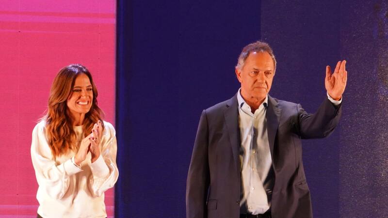 <div class="migrated-promo-image__description"><div class="migrated-promo-image__source">Fuente: prensa Daniel Scioli</div></div>