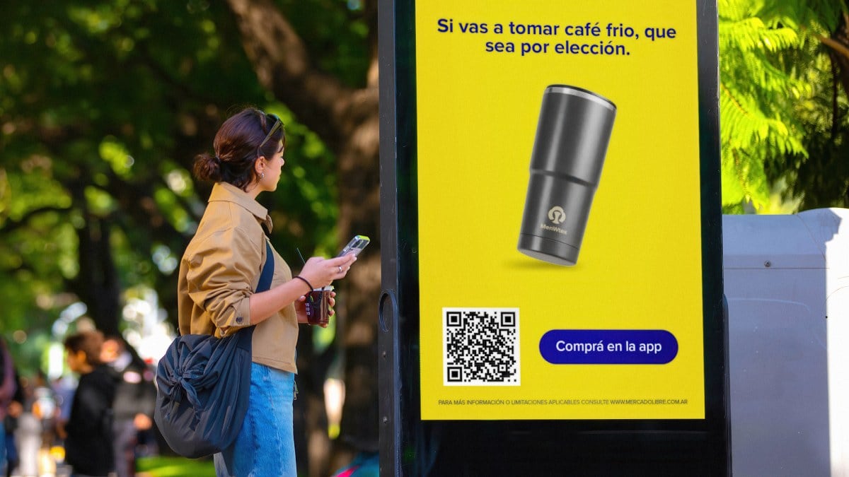 La IA sale a la calle: crearon un cartel que “te mira” y personaliza el mensaje