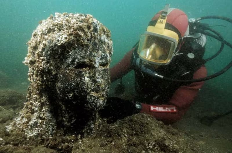 Heracleion, Colombia.