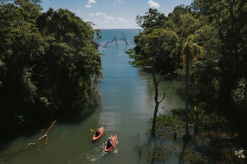 Kayac por el Paraná, otra de las actividades en el hotel