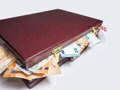 Qué significa ordenar todos los billetes para que miren para el mismo lado, según la psicología del comportamiento