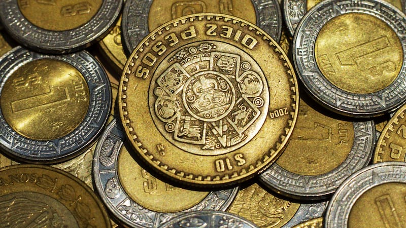 La moneda de 10 centavos de 1942 fue emitida durante una época de gran trascendencia para México, lo que aumenta su valor simbólico.