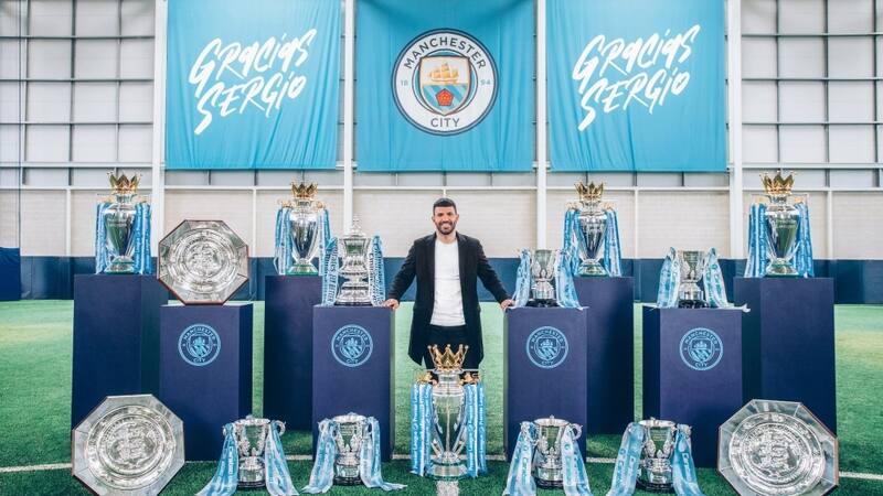 Entre 2011 y 2021 ganó 15 campeonatos, entre ellos cinco Premier League y seis Copas de la Liga.