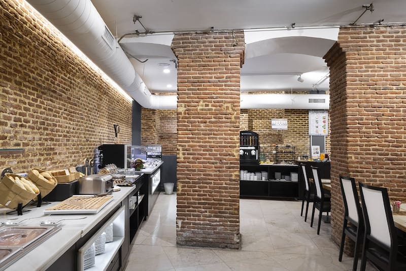 La Posada del Peine ofrece desayunos en una antigua cava. (Fuente: Petit Palace Posada del Peine).