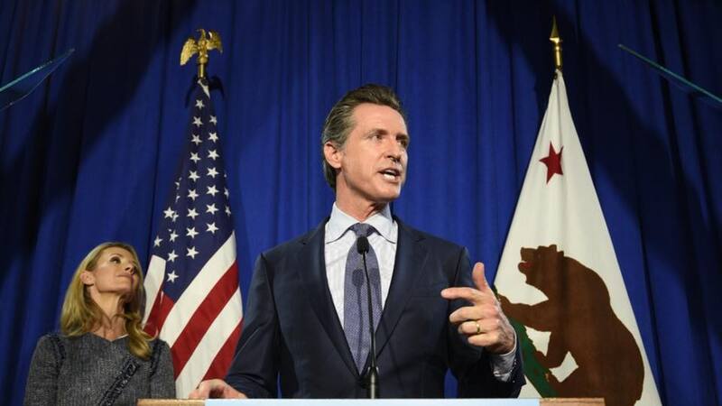 Gavin Newsom aprueba un millonario acuerdo para blindar al estado contra las medidas de Trump.