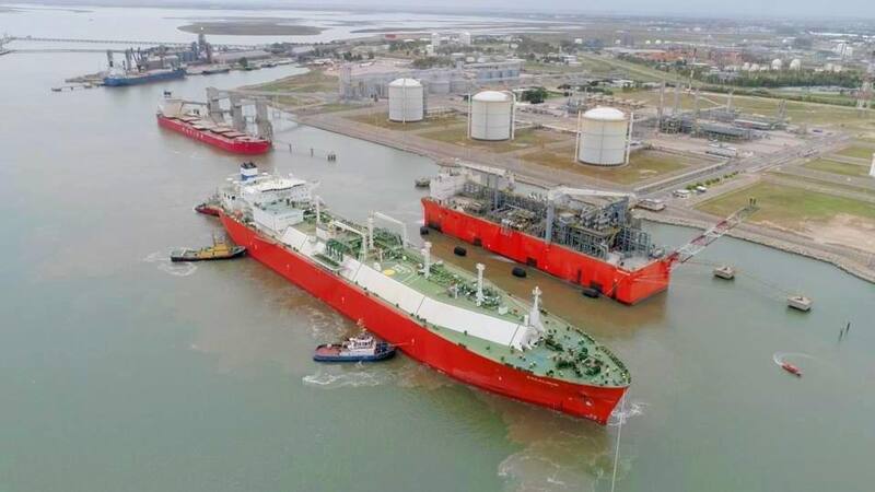 Un barco regasificador volverá a Bahía Blanca en invierno