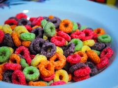 Adiós Kellogg: exigen que retire urgente un ingrediente utilizado en los cereales Froot Loops por terribles efectos en la salud