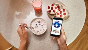 ¿Hay que tirar el yogur cuando vence? El cambio que proponen los especialistas para reducir el desperdicio de alimentos
