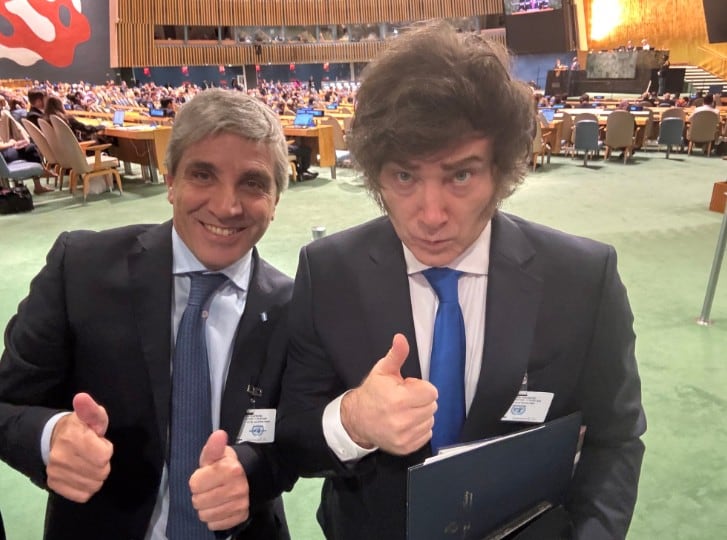 “Kukitas queridos”: la curiosa explicación de Caputo y su defensa de los u$s 3000 millones que pidió Economía