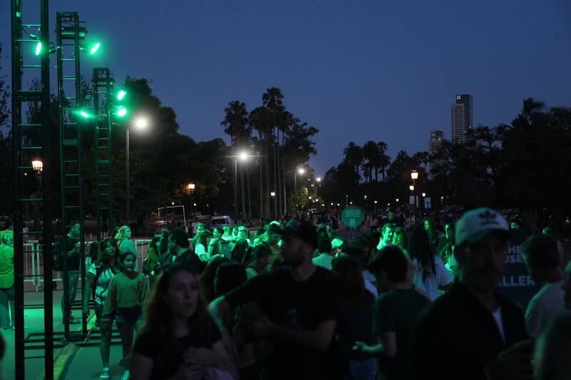 La gente detonando Recoleta, camino a los sitios para visitar