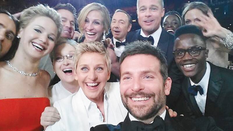 La "selfie" con mayor repercusión se tomó en la entrega de los Oscar