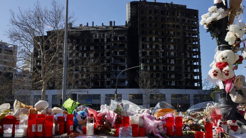 Archivan provisoriamente el expediente del incendio del edificio de Valencia.