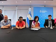 Puerto de Rosario: marcha atrás con despidos tras 40 días de parálisis, ¿a cuánto llegan las pérdidas?