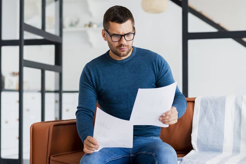 La LAU establece que los contratos de alquiler se renuevan de forma automática si ninguna de las partes anuncia que quiere terminarlo (Fuente: Freepik)