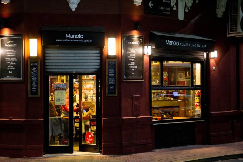 Manolo es un bodegón típico de San Telmo, pero con muy buenos precios.