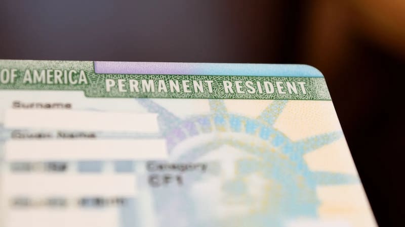 La green card o la visa son los dos documentos necesarios para ingresar a EE.UU. Fuente: Archivo.