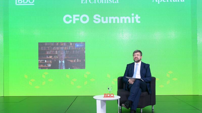 Daniel Funes de Rioja, Presidente de la UIA, junto a Hernán de Goñi, Director Periodístico en El Cronista