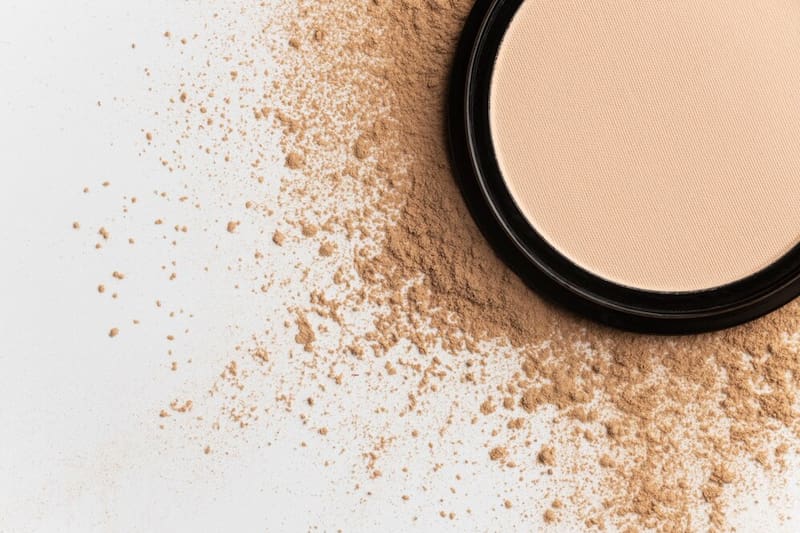 La Profeco analizó polvos compactos del mercado de productos de maquillaje y determinó que el mejor es de la marca Pond's. Foto: Freepik