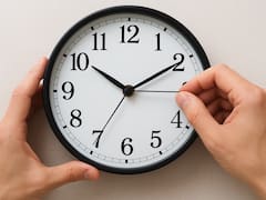 Ni "hs" ni "hrs": la RAE aclaró cuál es la abreviatura correcta de la hora