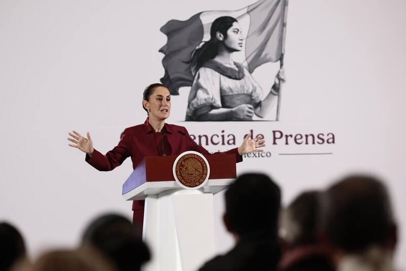 Claudia Sheinbaum confirmó la reducción de la jornada laboral para mexicanos. Fuente: EFE
