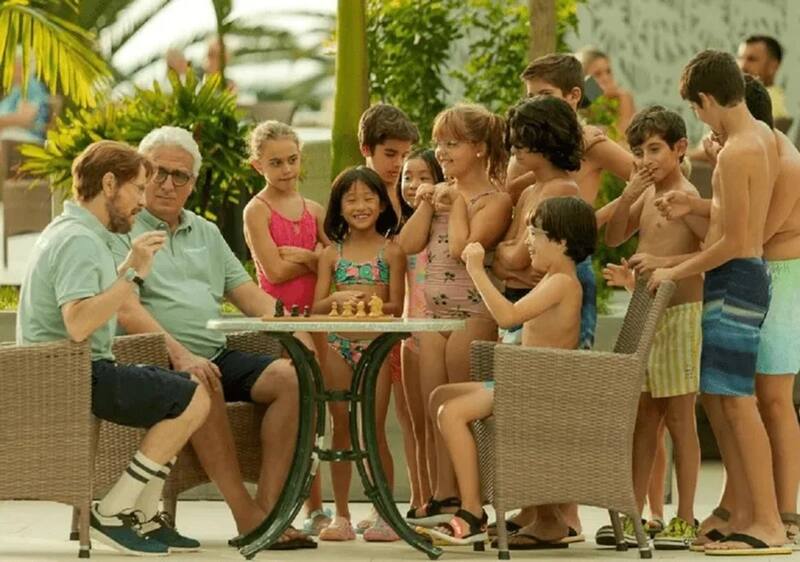 Vacaciones de verano es el nuevo filme de comedia familiar que se ha colado entre las más vistas de la plataforma roja. ¿Por qué tienes que verla? (Imagen: Netflix)