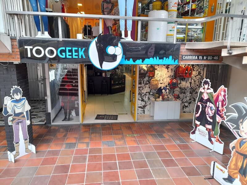 Una tienda compuesta por decenas de figuras, mangas y artículos de colección.