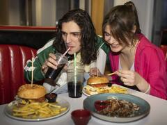 Un cardiólogo advierte sobre los alimentos que tienes que eliminar ya de tu dieta si quieres vivir más años