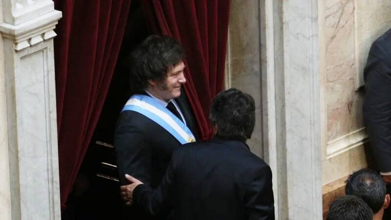 Desde la Casa de Gobierno afirman que finalmente no habrá invitaciones a todas las provincias.