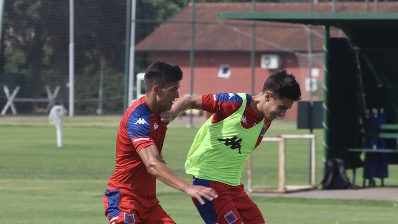 Los jugadores de Tigre se preparan para su debut ante Estudiantes (Fuente: cuenta oficial del CA Tigre)