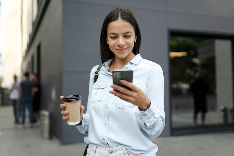 Podés comenzar a invertir con montos pequeños y aumentar gradualmente. (Foto: Freepik)