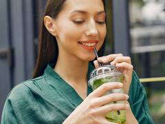 Estas son las 7 bebidas que te ayudarán a reducir tripa y comenzar a perder peso ya