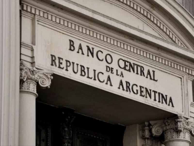 La autoridad monetaria acumula ventas netas por casi u$s 900 millones en lo que va del mes.