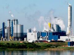 Astori confía en la nueva pastera para impulsar la economía de Uruguay