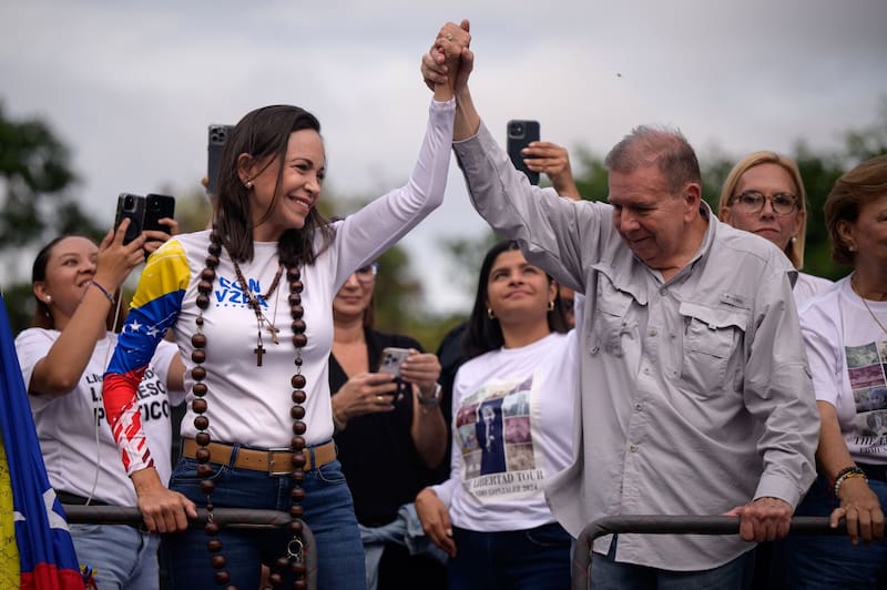 La opositora Corina Machado y el candidato Edmundo González.