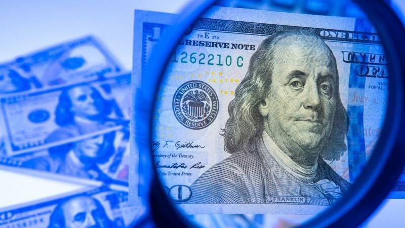 Con un desplome de $ 7, la cotización paralela deshace parte de los fuertes avances que registró en las últimas ruedas.