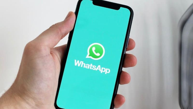 Las diferentes variantes para escuchar audios de WhatsApp sin que la otra persona lo sepa.