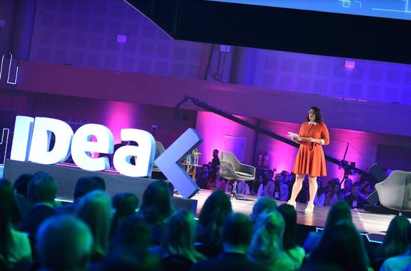 La convocatoria reunió a jóvenes profesionales y mandos medios de empresas.