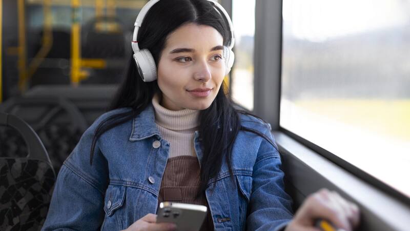 Los abonos pueden pedirse desde el 8 de abril a través de la web, la app de Renfe o en estaciones.