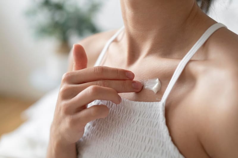 Esta crema se puede complementar con otros cosméticos. (Foto: Freepik.es).