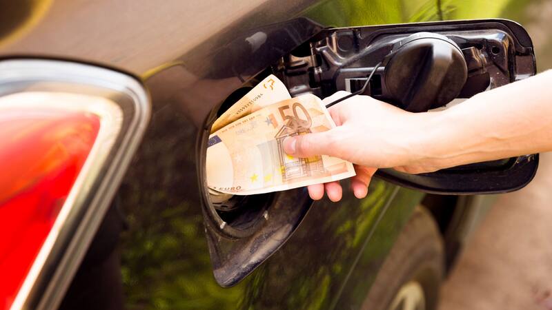 El gasóleo registra su precio más bajo desde julio del año pasado: a cuánto se paga ahora.