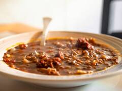 Cómo hacer el mejor guiso de lentejas: receta casera para disfrutar en familia