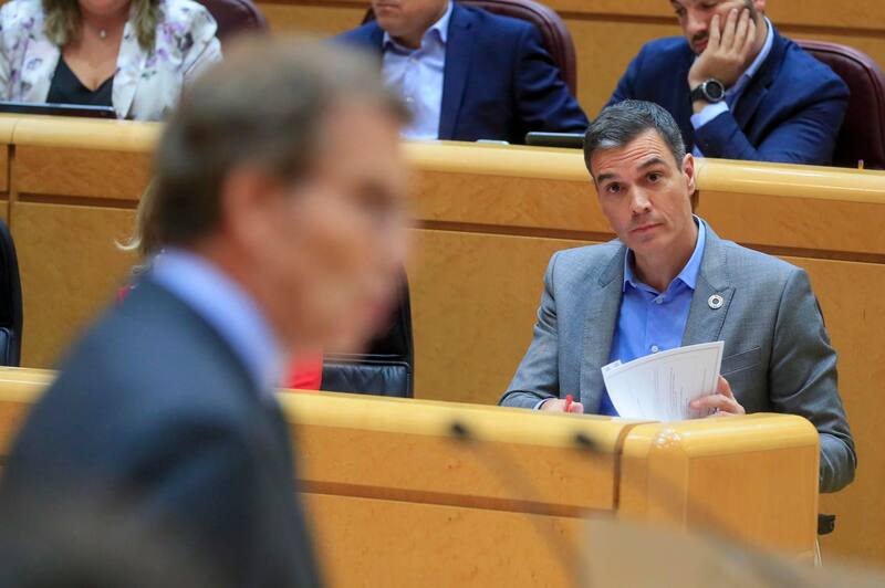 Pedro Sánchez salió en defensa de su vicepresidenta y contraatacó recordando los propios errores del líder popular. Fuente: archivo.