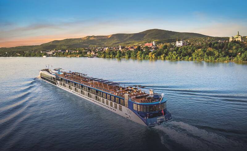 Mompox, uno de los destinos del crucero, es reconocido como Patrimonio de la Humanidad por la UNESCO debido a su arquitectura colonial y su historia.