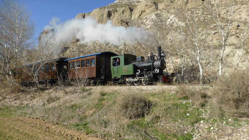 Este mágico tren de vapor está cerca de Madrid y lo puedes disfrutar hasta mayo.