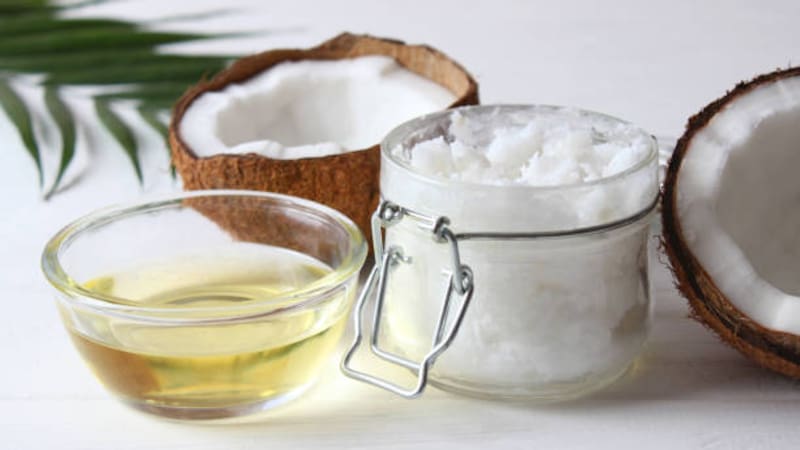 Aceite de coco y azúcar: para qué sirve esta mezcla y cómo aprovecharla.